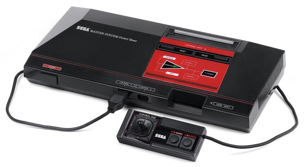 1200px-Sega-Master-System-Set.jpg