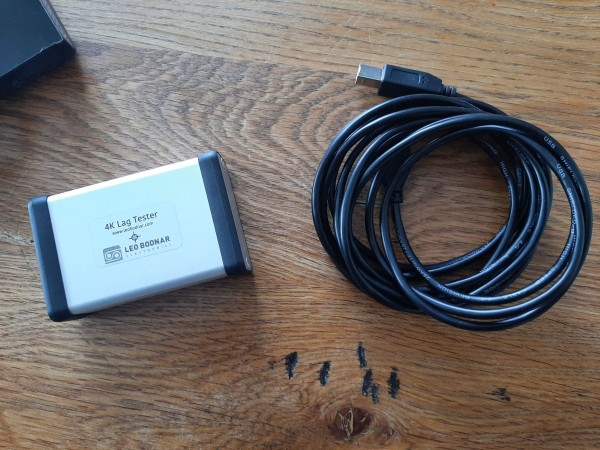 leo-bodnar-4k-lag-tester-display-tv-test-gerat.jpg