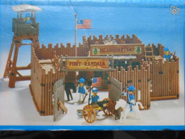 Fort_Randall_Playmobil_de_1980.jpg