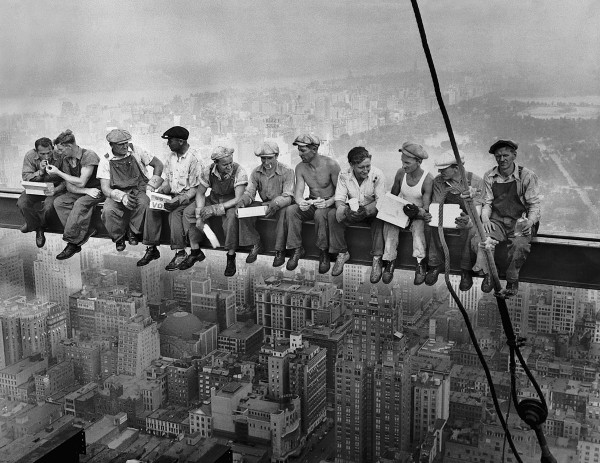 1200px-Lunch_atop_a_Skyscraper.jpg